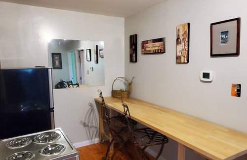 Langhorne Apartamento | 2 Bedroom close to major routes and attractions.