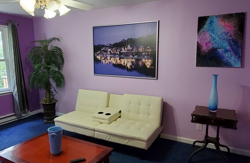 Langhorne Apartamento | 2 Bedroom close to major routes and attractions.