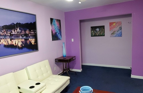 Langhorne Apartamento | 2 Bedroom close to major routes and attractions.