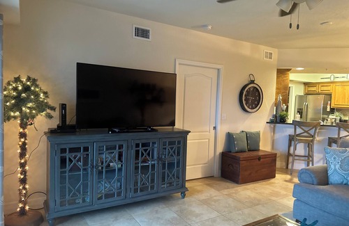 New Smyrna Beach Condominio | 2-bedroom condo in terrific New Smyrna Beach with fitness room, AC
