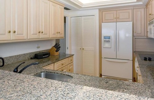 South Beach Condominio | 2 Bedroom Condo 431594 by Houzlet