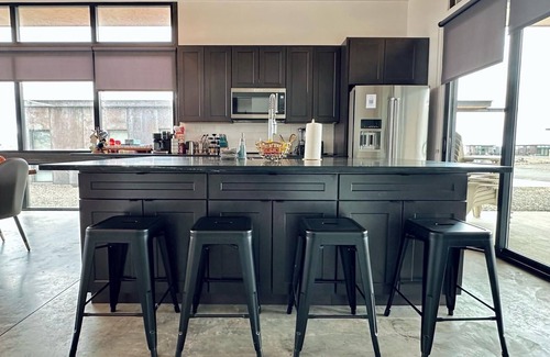 Quincy Condominio | 2-bedroom condo at Cave B Winery with WiFi, AC~Adjacent to Gorge Ampitheatre
