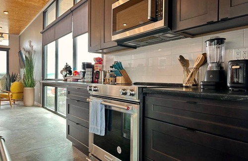 Quincy Condominio | 2-bedroom condo at Cave B Winery with WiFi, AC~Adjacent to Gorge Ampitheatre
