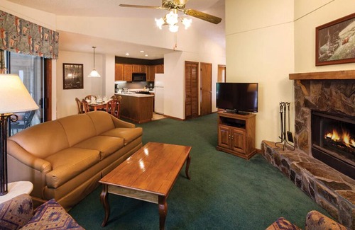 Sapphire Complejo | 2 Bedroom Condo in Blue Ridge Mountains, Fairfield Sapphire Valley, Near Skiing!