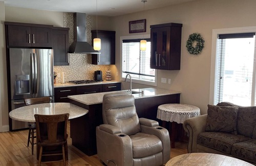 Mount Horeb Condominio | 2 bedroom condo in delightful Mount Horeb with AC,WiFi, laundry. Near Epic!!