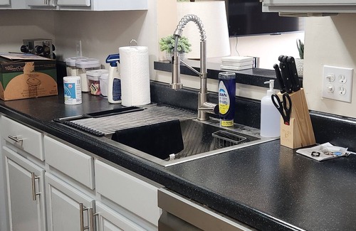 Powell Condominio | 2-bedroom condo just remodeled. 1 car garage. Includes utilities, wifi, tv