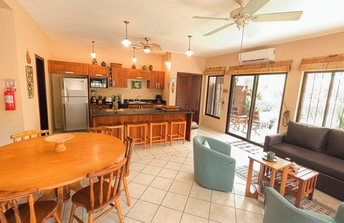 Quepos Condominio | 2 bedroom-condo-pool privacy. 5 minutes to Quepos