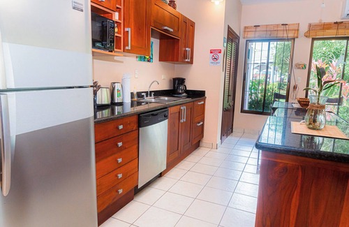 Quepos Condominio | 2 bedroom-condo-pool privacy. 5 minutes to Quepos