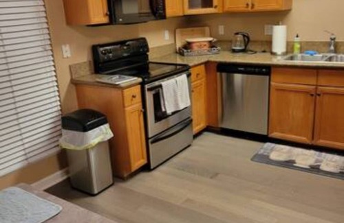 Clairemont Mesa East Condominio | 2 Bedroom Condo with Pool Perfect for Long Term!