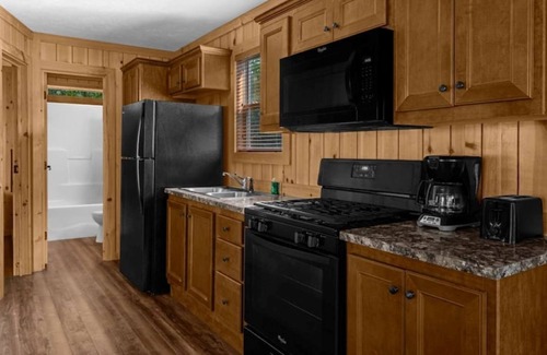 Lower Township Cabaña | 2-bedroom Cottage in Cape May Premier Family Campground- Minutes from Wildwood!