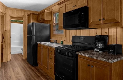 Lower Township Cabaña | 2-bedroom Cottage in Cape May Premier Family Campground- Minutes from Wildwood!