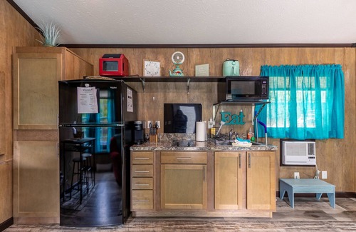 Vilas Cabaña | 2-bedroom cottage just 29 minutes from Appalachian State University