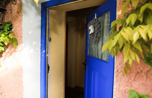 County Cavan Cabaña | 2 Bedroom Cottage Wisteria Cottage in Ballyconnell