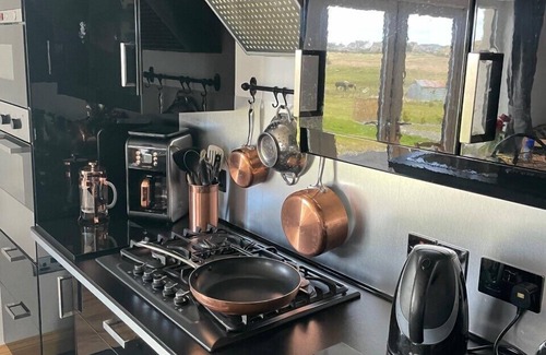 Stornoway Cabaña | 2 Bedroom Cottage Con vistas abiertas a la parte trasera