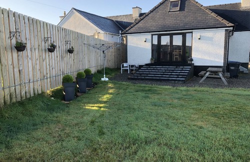 Stornoway Cabaña | 2 Bedroom Cottage Con vistas abiertas a la parte trasera