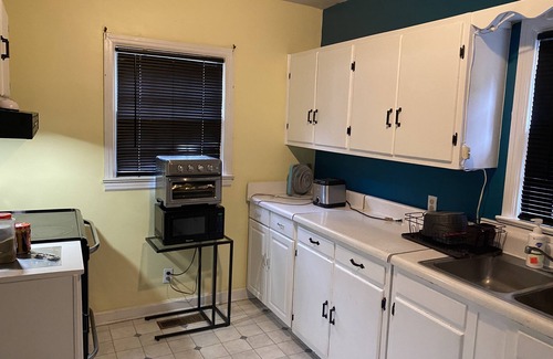Anniston Casa | 2 Bedroom cottage with home gym!