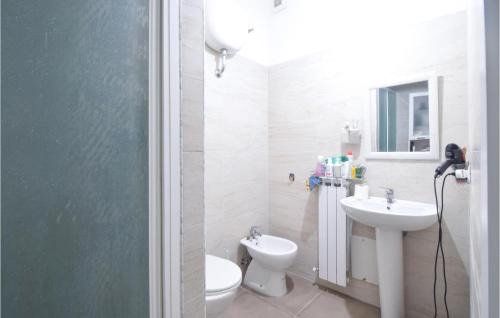 Zona Ospedaliera Casa | 2 Bedroom Cozy Apartment In Napoli