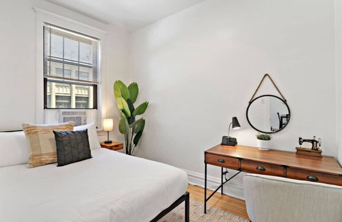 Andersonville Apartamento | Cozy 2BR Apartment in Prime Location