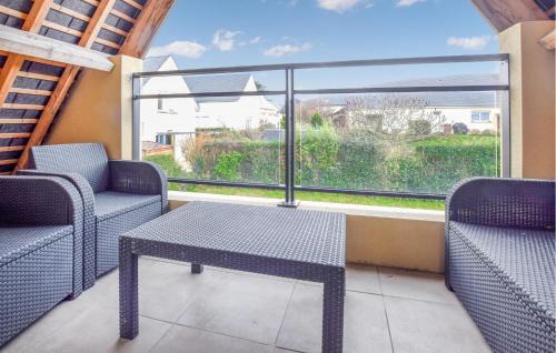 Gouville-sur-Mer Casa | 2 Bedroom Cozy Home In Gouville-Sur-Mer