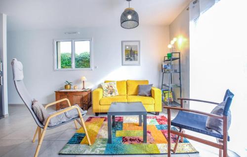 Gouville-sur-Mer Casa | 2 Bedroom Cozy Home In Gouville-Sur-Mer
