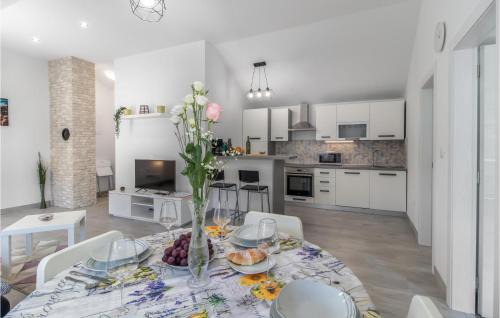 Bakarac Casa | 2 Bedroom Cozy Home In Bakarac