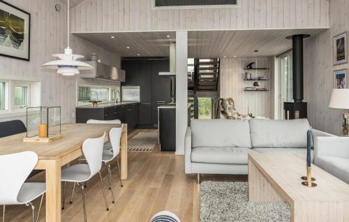 Vinje Casa | 2 Bedroom Cozy Home In Edland