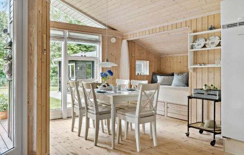 Hojslev Casa | 2 Bedroom Cozy Home In Højslev