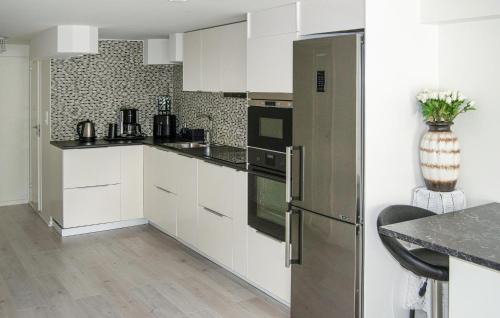 Skarholmen Casa | 2 Bedroom Cozy Home In Skärholmen