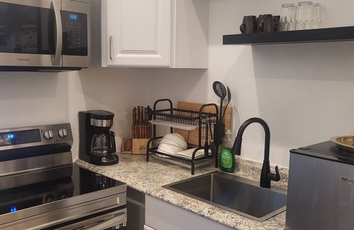 Des Moines Cabaña | 2-bedroom DADU unit in tranquil Des Moines.