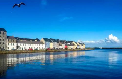 Galway City Centre Apartamento | 2 bedroom deluxe Galway city centre location location Free parking
