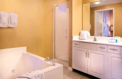 Miramar Beach Complejo | 2 Bedroom Deluxe on Destin Beach at Wyndham Majestic Sun!!