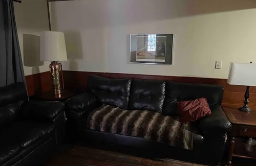 Creston Heights Casa | 2 bedroom duplex, WiFi, Fenced in yard. Pets Welcome 30+ day rental