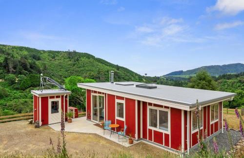 Tararua Forest Park Casa | 2 Bedroom Eco Cottage - Reikorangi