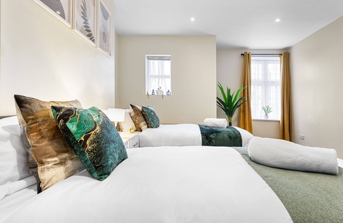 High Barnet Apartamento | 2-bedroom flat with a king-size bed in London, UK.