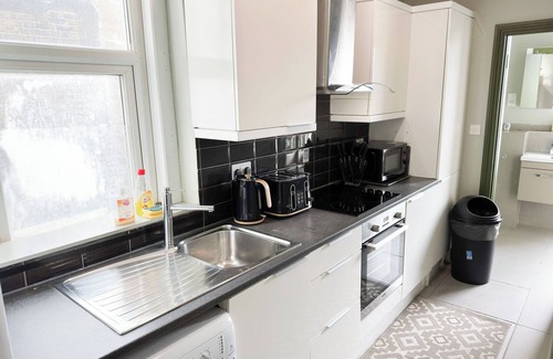 Askew Apartamento | 2 Bedroom Flat with indoor fireplace in Shepherds Bush near White City London