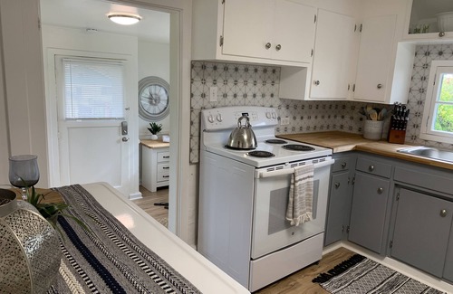 Cloverdale Apartamento | 2 Bedroom Flat With Short Walk to Downtown