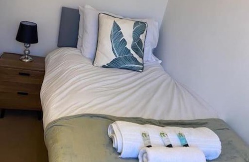 Swindon Apartamento | 2 Bedroom Flat with WiFi Netflix