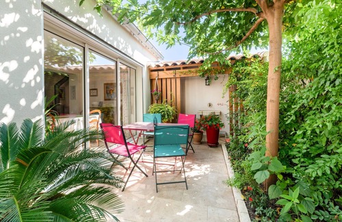 Jonquieres-Saint-Vincent Casa | 2 bedroom accommodation in Jonquières St Vincent
