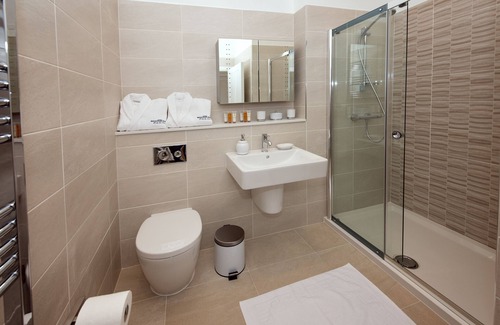 Headington Apartamento | 2 bedroom Fully equipped apartment-DISINFECTED with modern design