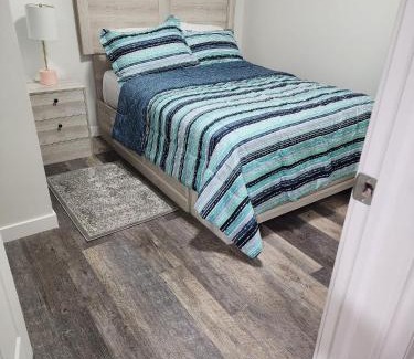 Transcona Apartamento | 2 bedroom furnished basement suite