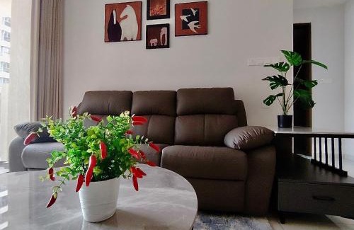 Central District Apartamento | 2 Bedroom Garden and Sea View