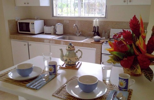 Calivigny Apartamento | 2 bedroom Garden Apartment with a/c balcony fully equipped =