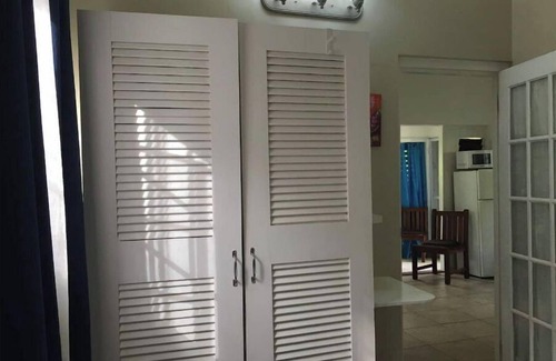 Calivigny Apartamento | 2 bedroom Garden Apartment with a/c balcony fully equipped =