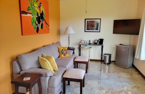 Mogote de Bagaces Cama Y Desayuno | 2 Bedroom Guest House with Pool