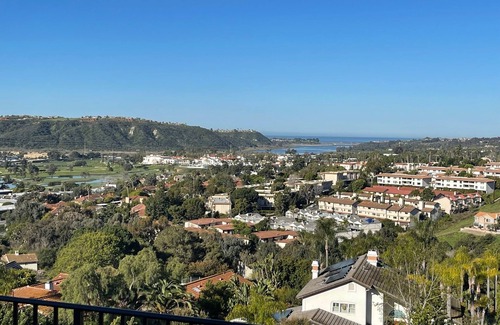 Carlsbad Apartamento | 2-bedroom Guest apartment in Carlsbad. Ocean & golf course view & roof top deck