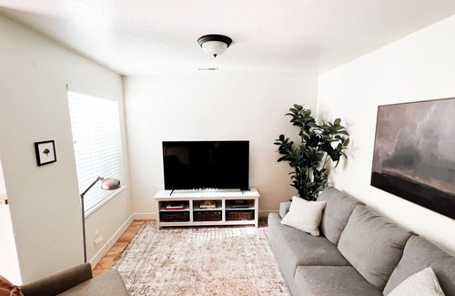 American Fork Casa | 2 Bedroom Guest House with Modern Amenities