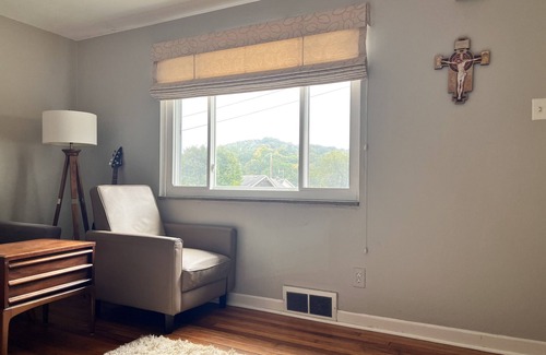McKnight Casa | 2 Bedroom Home Available for 30+ Day Rentals