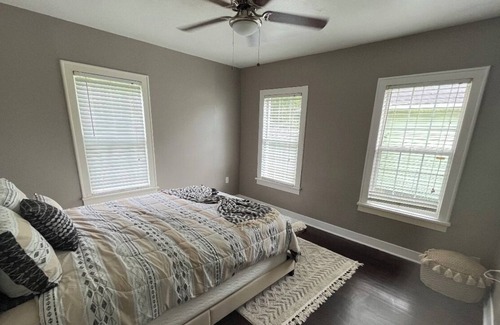 Bacliff Casa | 2 bedroom house 7 minutes away from kemah boardwalk and close to Galveston bay.