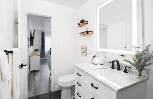 Grant Hill Casa | 2 Bedroom House - Fire Pit Table BBQ - Downtown