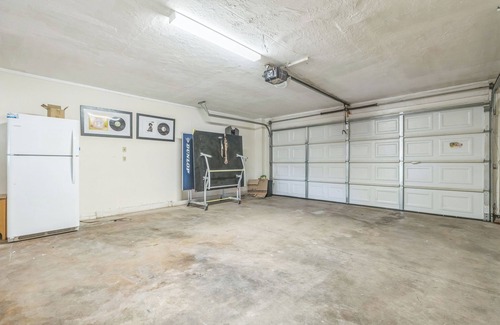 Glendale Casa | Charming 2-bedroom house in brilliant Glendale with an office, WiFi, A/C & pool
